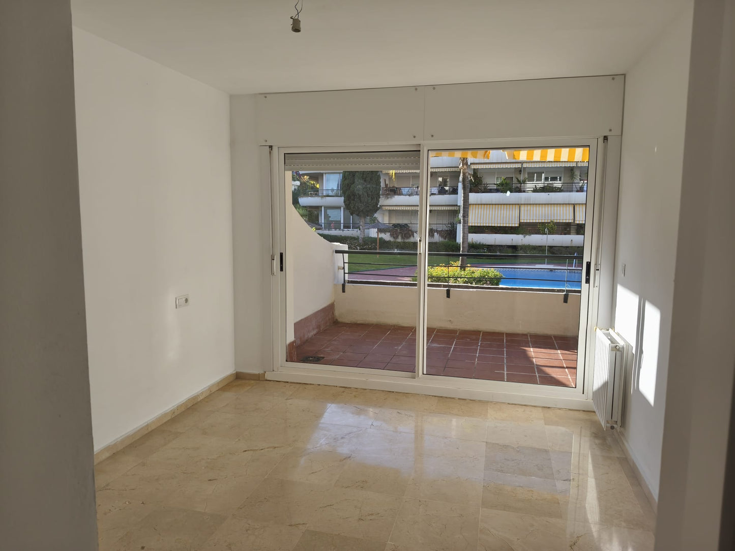 Marbella - Piso exterior 3hab. en Calle Camino Cortes